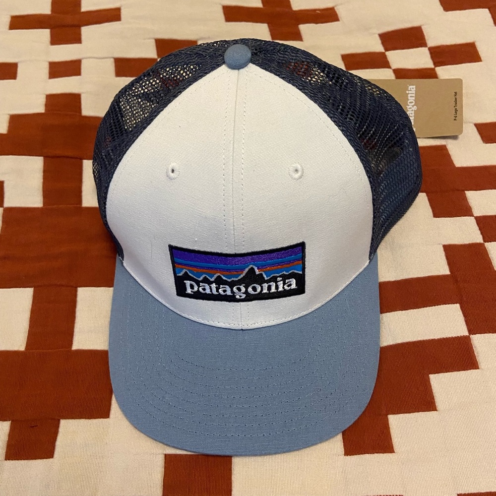 NWT Patagonia P-6 Trucker Hat